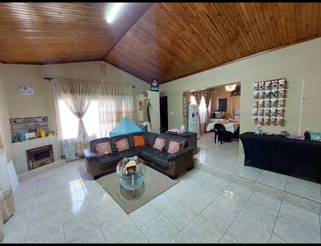 4 BEDROOM HOUSE FOR SALE IN LAUDIUM